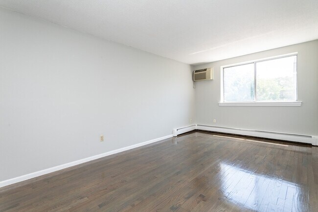 Photo - 14 Murdock St Unit 2-8