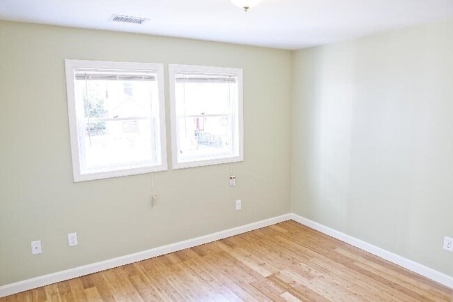Photo - 35 Forbes St Unit 1