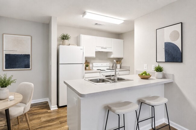 Open-concept kitchens - Hallmark at Columbia