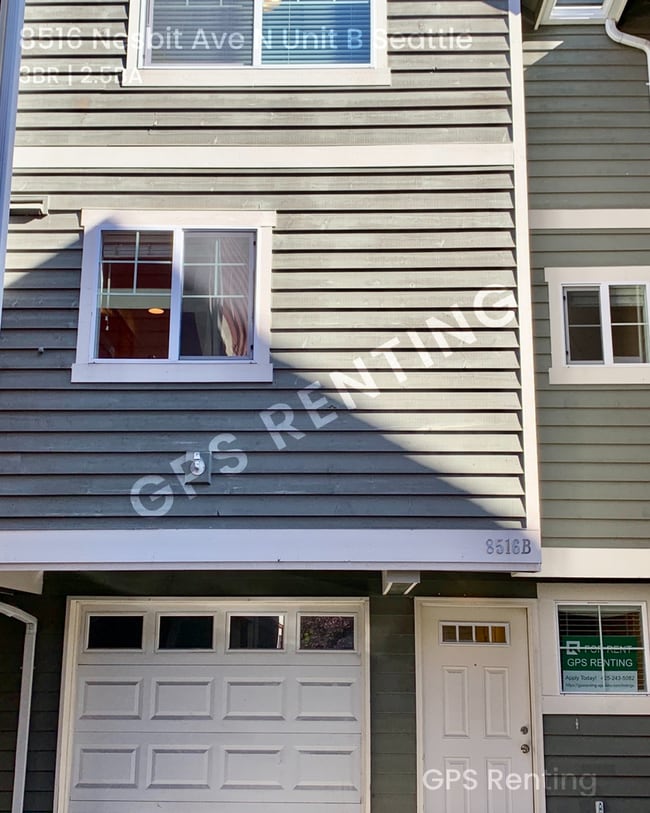 Building Photo - Beautiful N. Seattle 3 story townhouse wit...