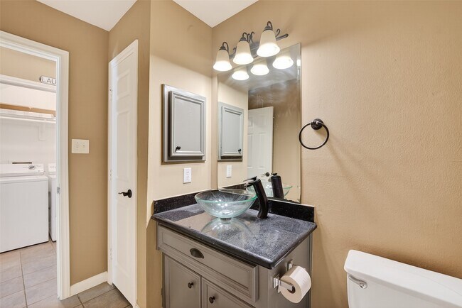 Photo - 2804 Chenevert St
