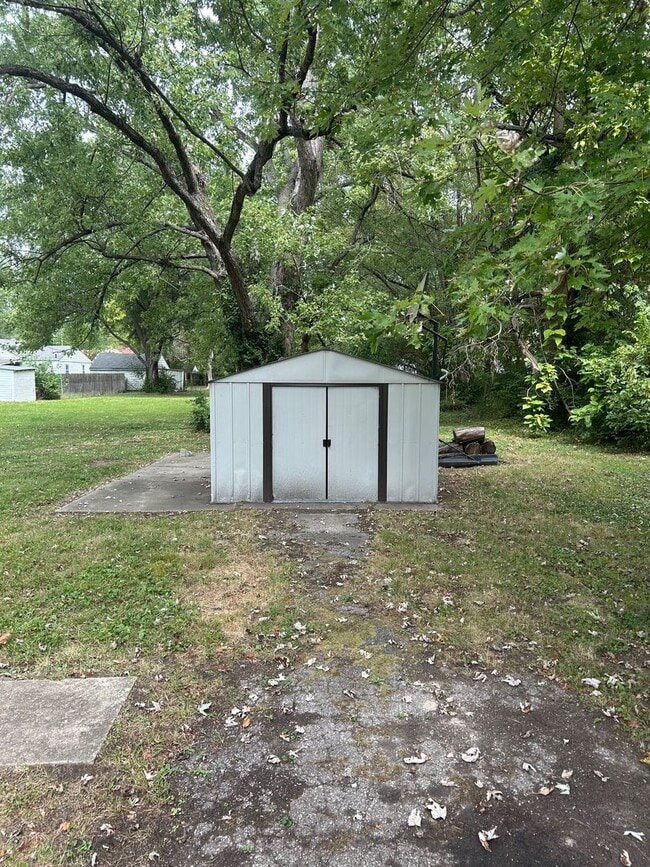 Photo - Updated 2 Bedroom 1 Bath Convenient Shively location