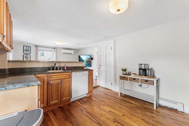 Photo - 42 Jefferson St Unit 3