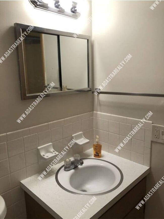 Photo - Beautiful Spacious Duplex in Paola-Available in MAY!!!