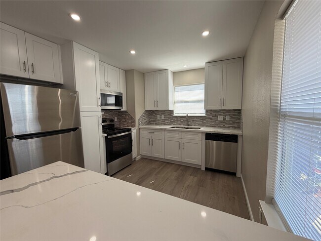 Photo - 3113 Arbor St Unit 4