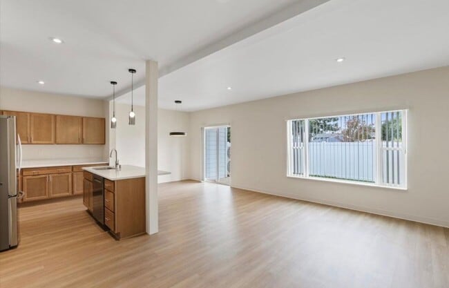 Photo - South Hill Townhomes Unit A-1