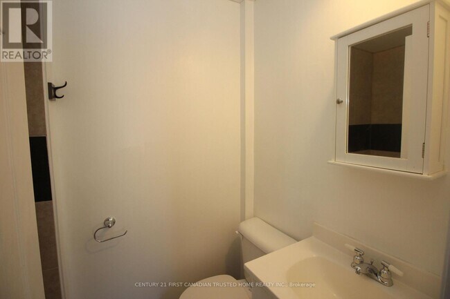 Photo - 12 Weston St