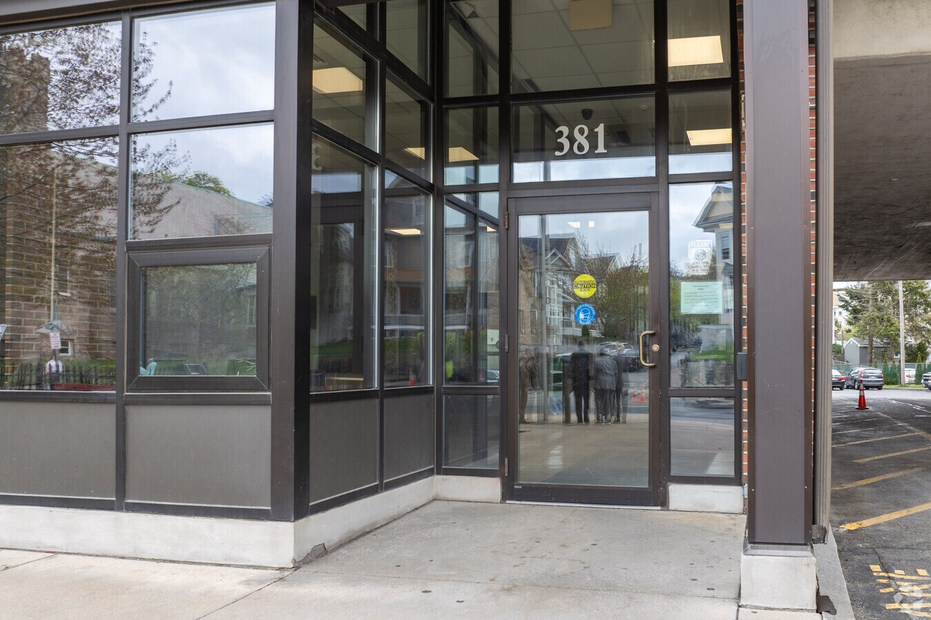 Entrada - Glendale Towers