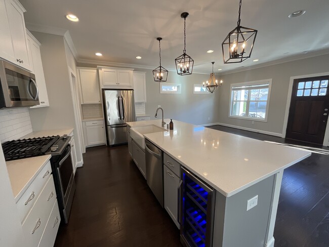 Photo - 2308 Echelon Ln