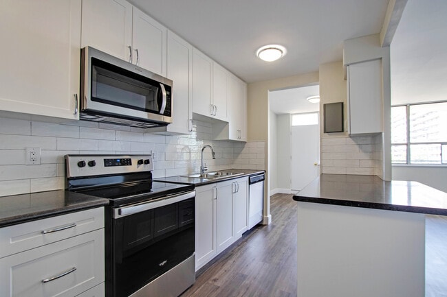 Photo - 2801 Jane St