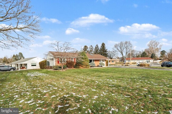 Photo - 8 Midland Ct