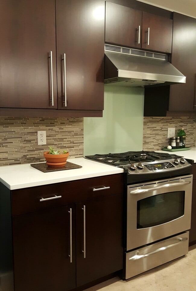 Building Photo - 161 Saint Paul St Unit 1 Rental
