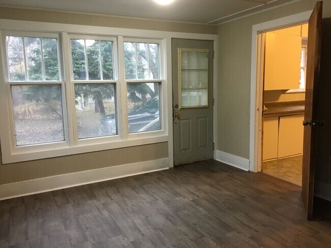 Photo - Spacious 4 Bedroom Home - Northside of Hol...