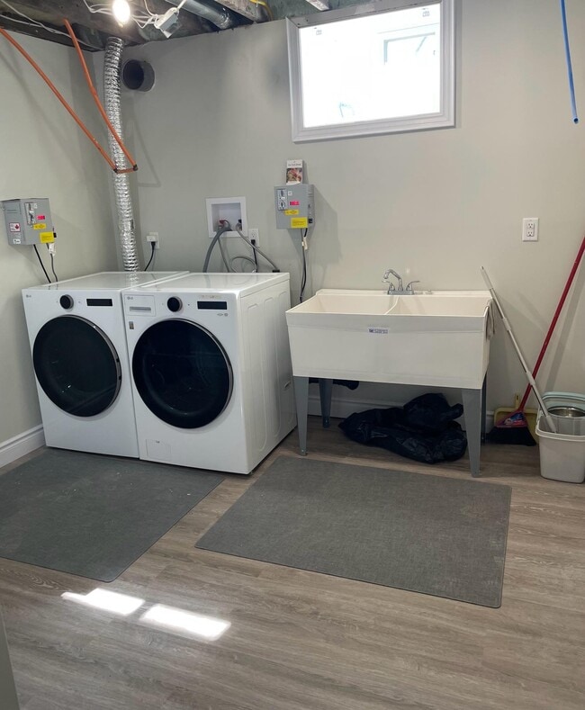 Building Photo - 293 Main St N Unit #2