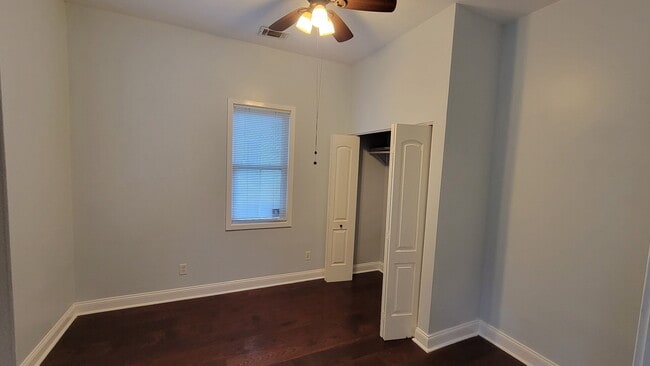 Building Photo - 306 E 41st St Rental