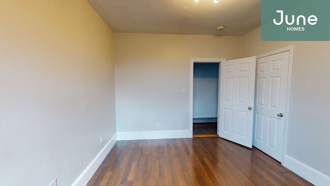 Photo - ROOM ONLY in 4-bed/1.5-bath Home Unit C