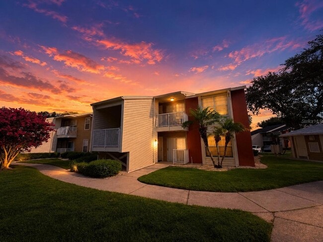 Building Photo - 203 Lake Parsons Green Unit 108
