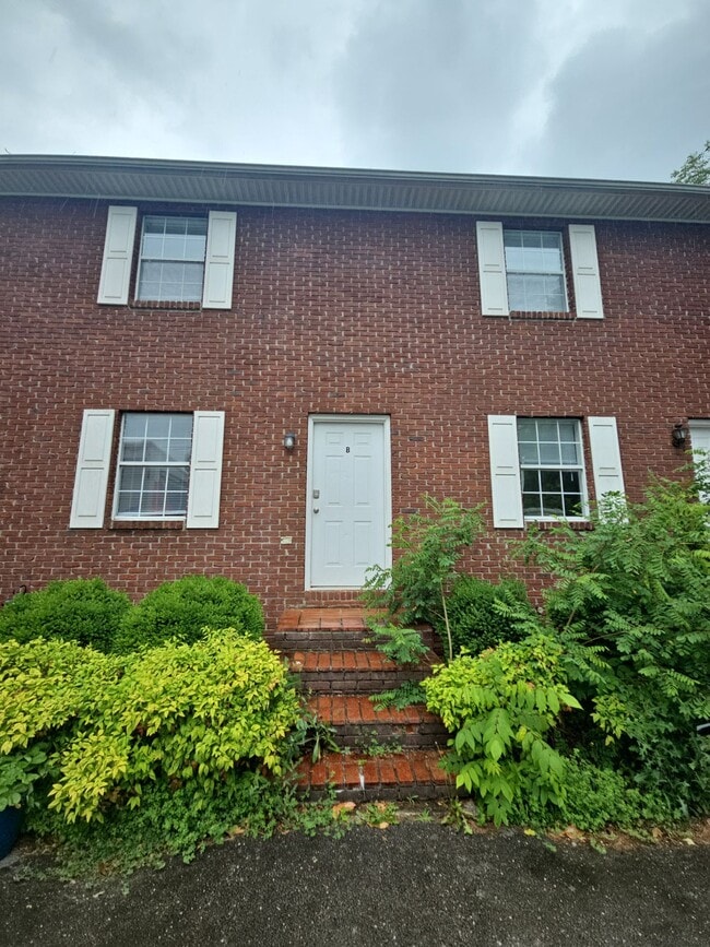 Building Photo - 1219 Byrne Ave Unit B Rental