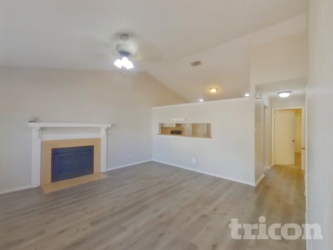 Photo - 4652 Baytree Dr