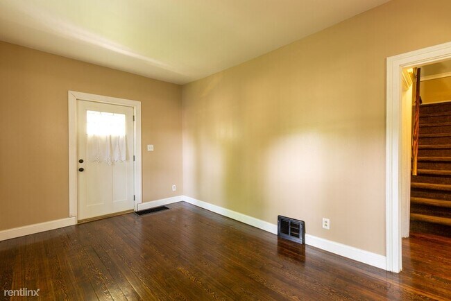 3 br, 1 bath Duplex - 609 Jefferson St
