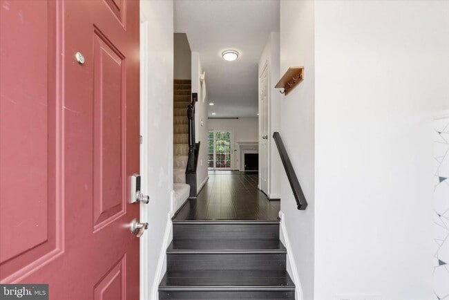 Building Photo - 7211 Squirrel Run Ct