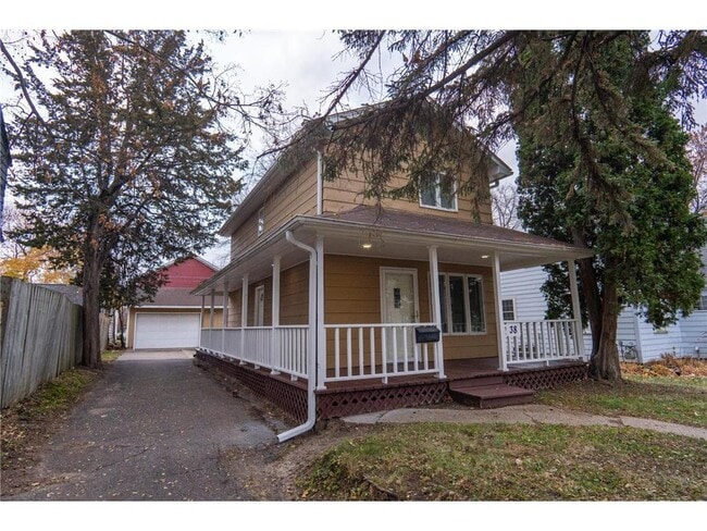 Photo - 38 Winona St W