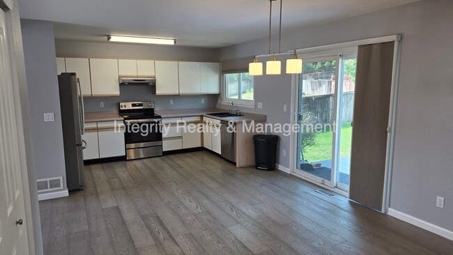 Photo - 5056 Weeping Willow Cir
