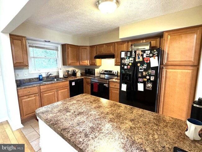 Photo - 13 McNeil Ct