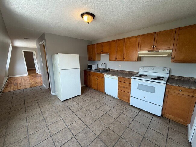 Photo - 682 Beech St Unit 5