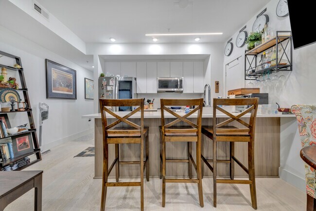 Photo - 4204 8th St NW Unidad 2