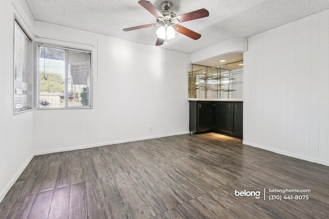 Photo - 6911 Bellaire Ave