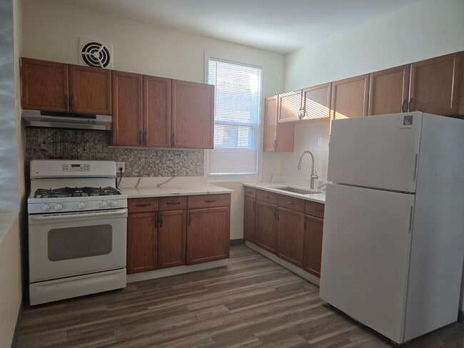 Photo - 1227 N Parkside Ave Unidad Second floor