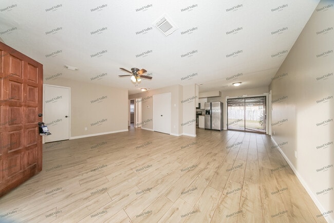 Photo - 1329 McGregor Dr