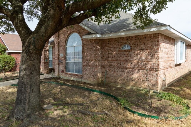 Photo - 1524 Jessica Ln