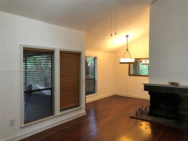 Photo - 685 Grenadine Ct