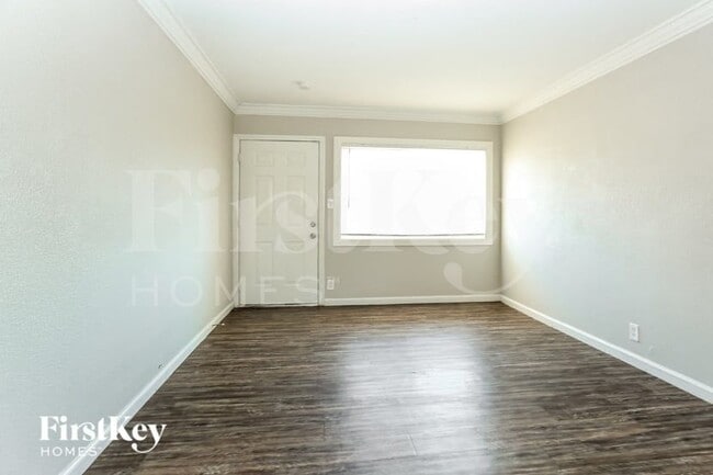 Photo - 1904 Carver Ave