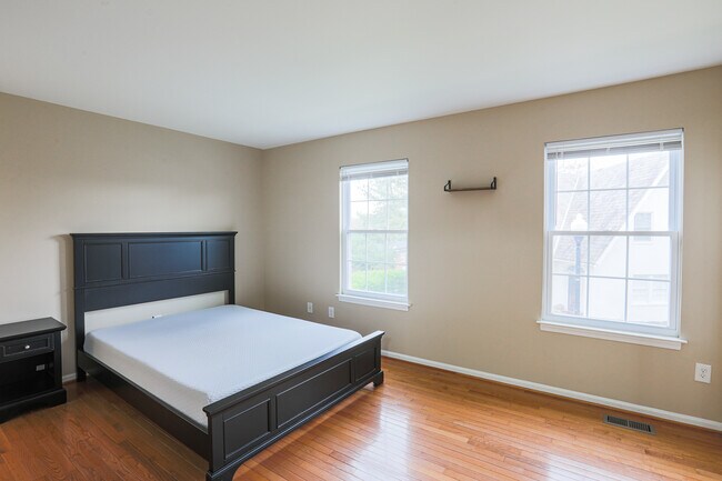 1020 Dartmouth Glen Way