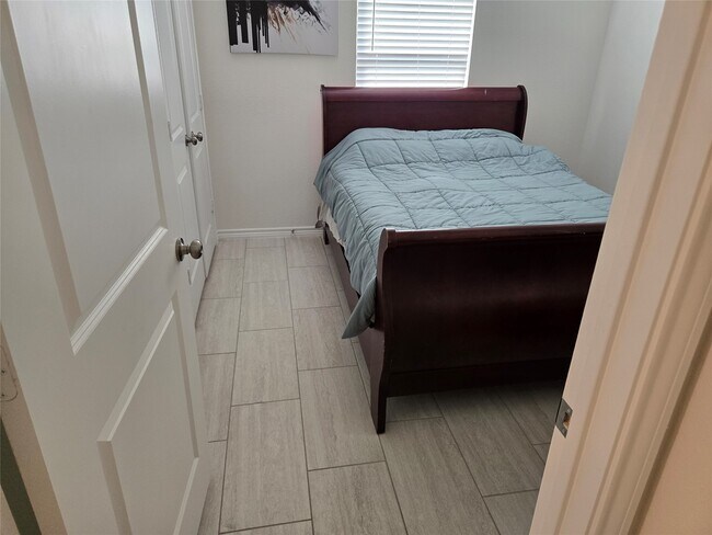 Photo - 2932 Desert Lily Ln