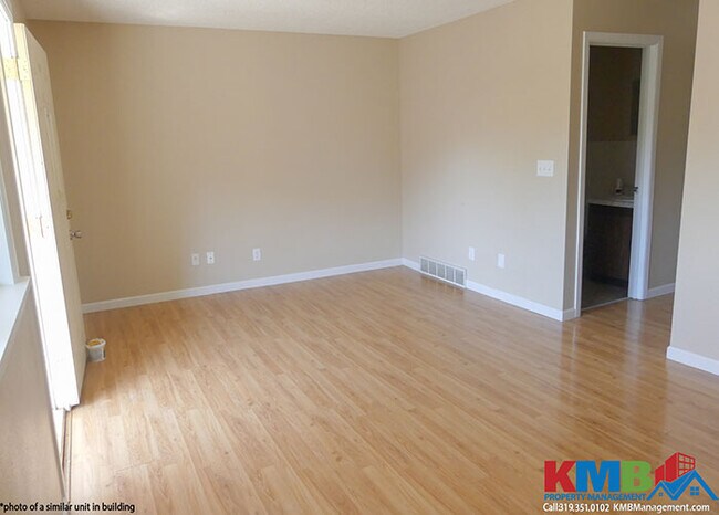 Photo - 215 W Marengo Rd Unit 2