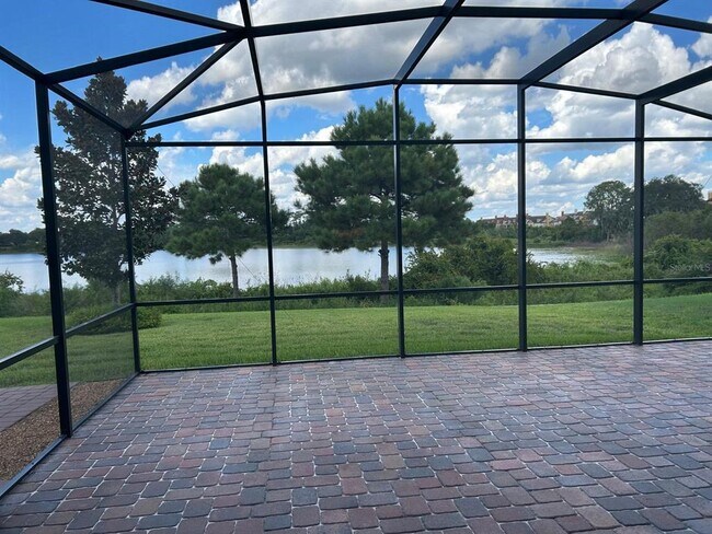 Photo - 2045 Lakeside Ave