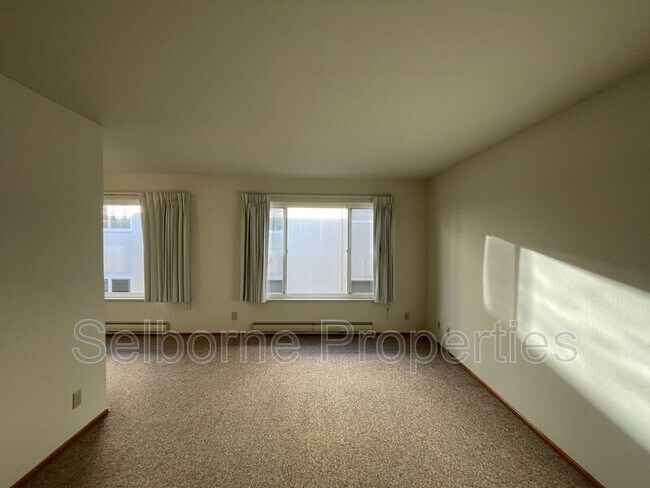Photo - 443 Lee St