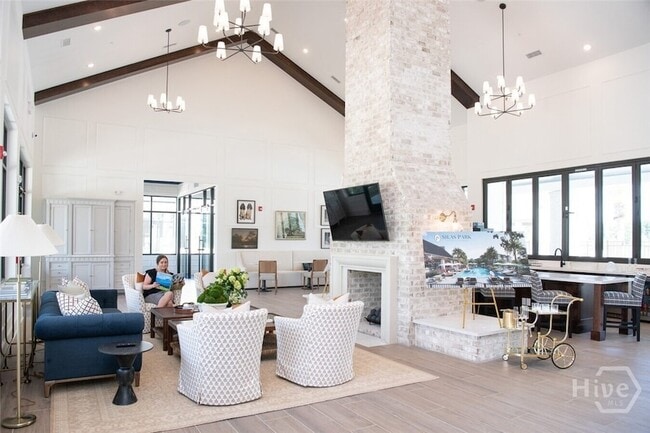 Photo - 100 Ronda St Unit B2