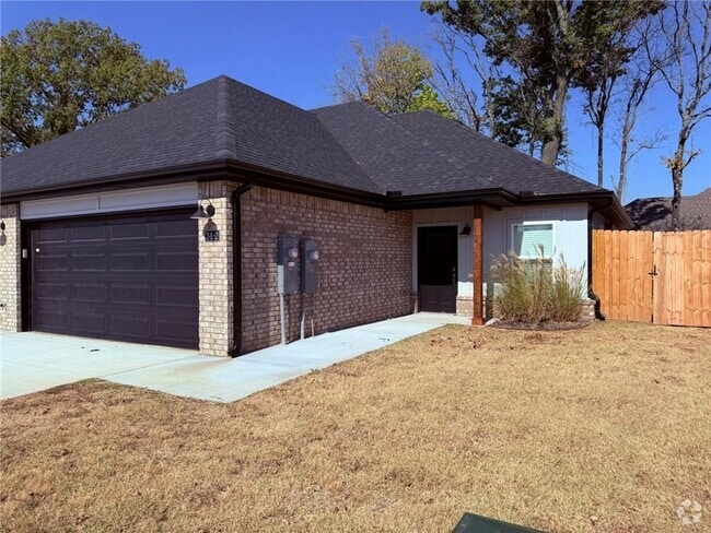 Building Photo - 34 E Retriever St Rental