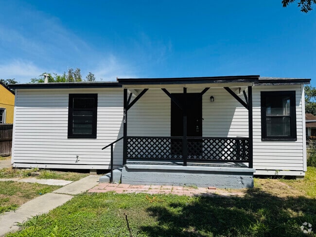 Building Photo - 4818 Hamlett Dr Rental
