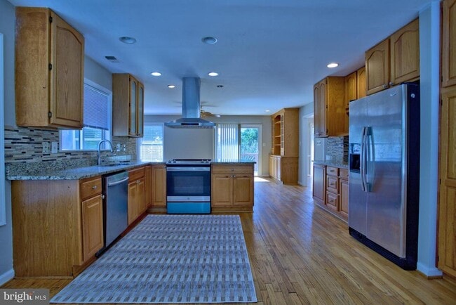 Photo - 1209 Merton Trail