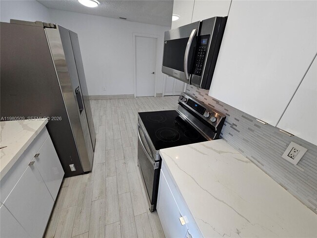 Photo - 4621 SW 33rd Ave Unit 1-6