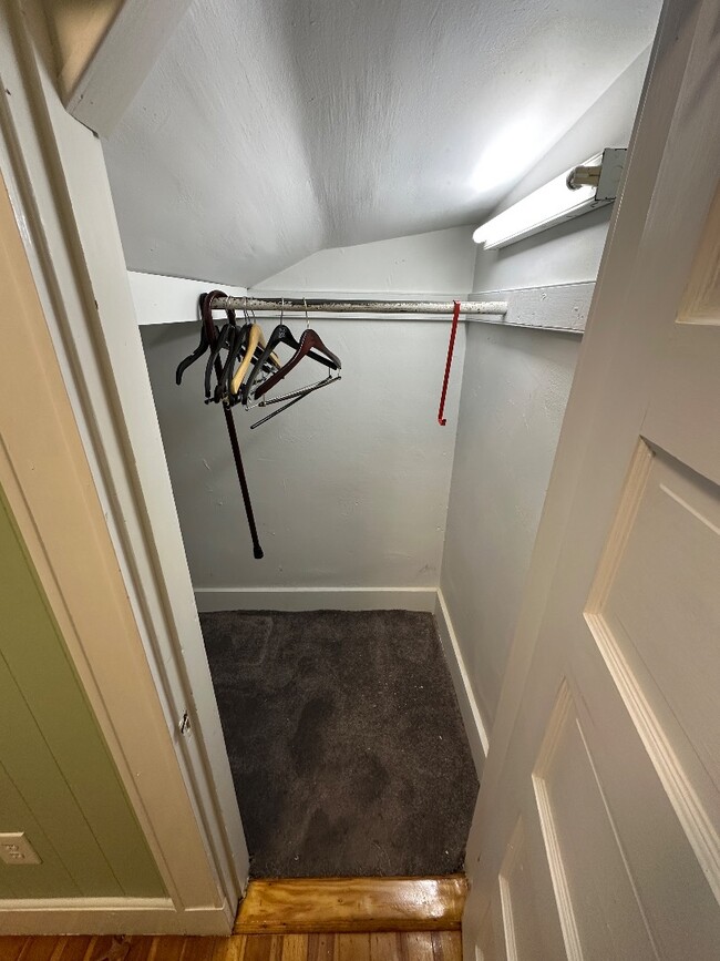 Photo - 151 Edinboro St Apartamento