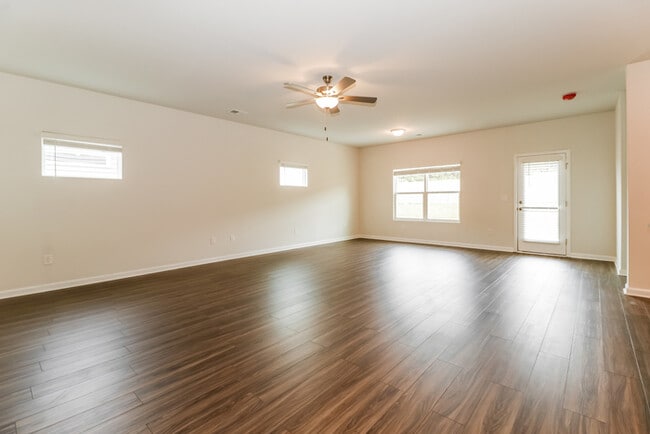Photo - 360 Augustine Dr
