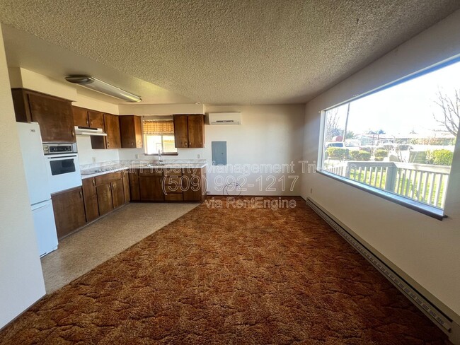 Photo - 5210 W Henry St