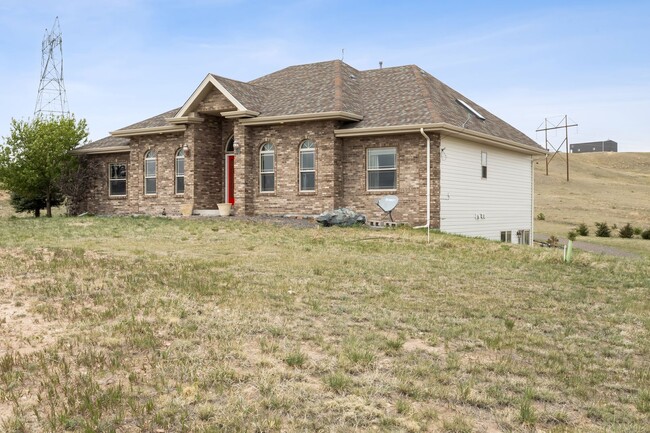 Photo - Executive 3-Bed Ranch Main Level - Private...